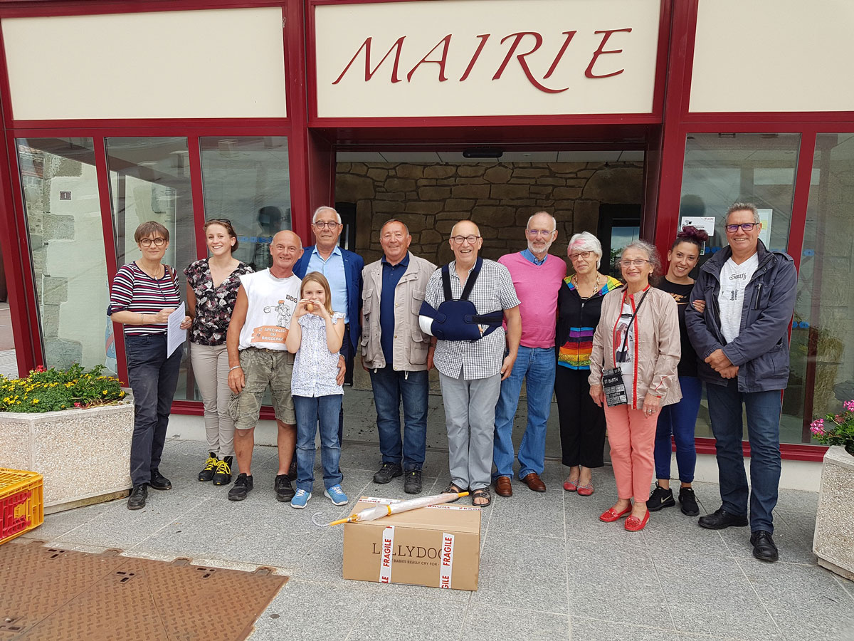 DISTRIBUTION DE POULES À MONTAGNY