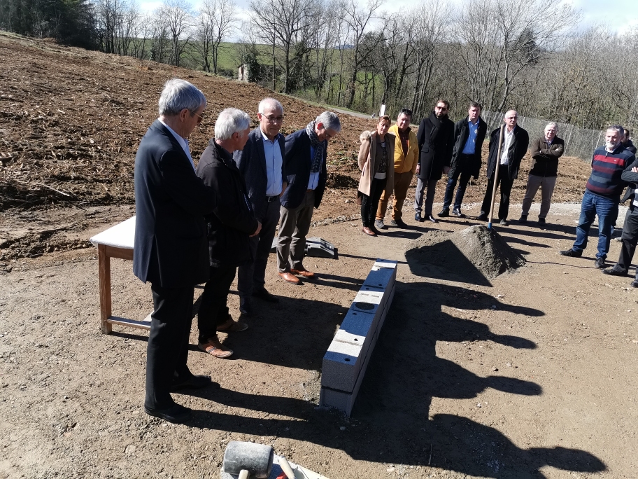 Pose de la première pierre de la déchetterie du SITOM SUD RHONE à Saint Laurent d’Agny