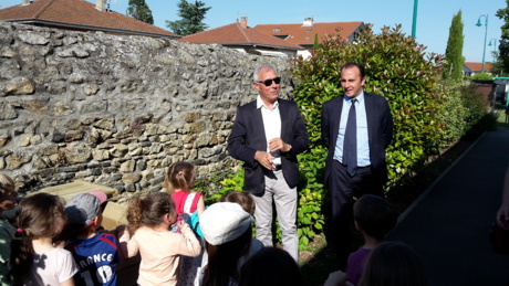 UN COMPOSTEUR INAUGURÉ AU PÉRISCOLAIRE DE MORNANT !